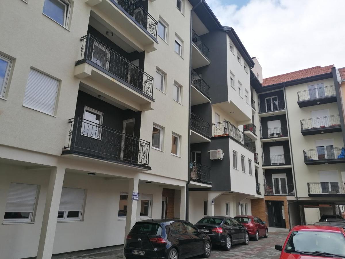 Nenadovic Apartman Obrenovac  Buitenkant foto