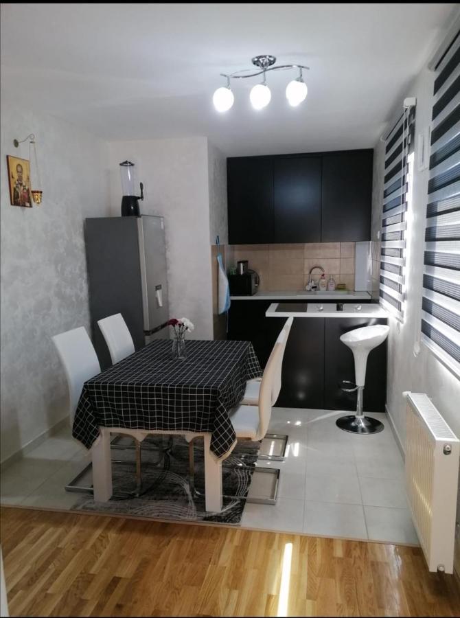 Nenadovic Apartman Obrenovac  Buitenkant foto