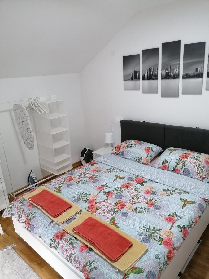 Nenadovic Apartman Obrenovac  Buitenkant foto